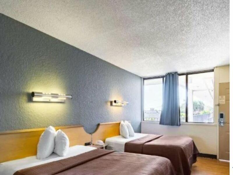 Econo Lodge Palm Harbor - Clearwater Exteriör bild