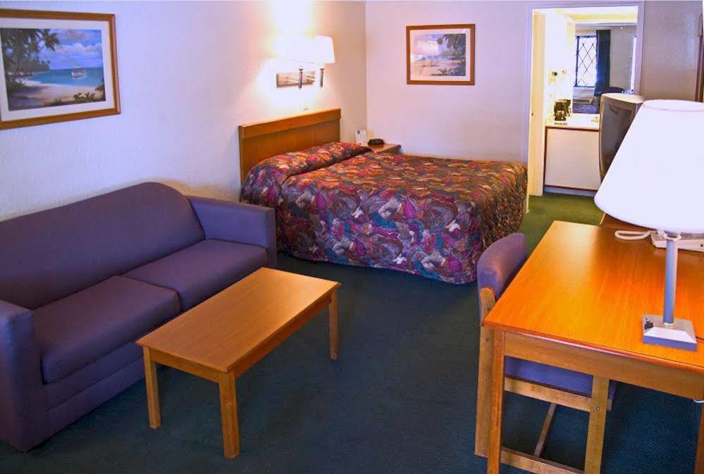 Econo Lodge Palm Harbor - Clearwater Exteriör bild