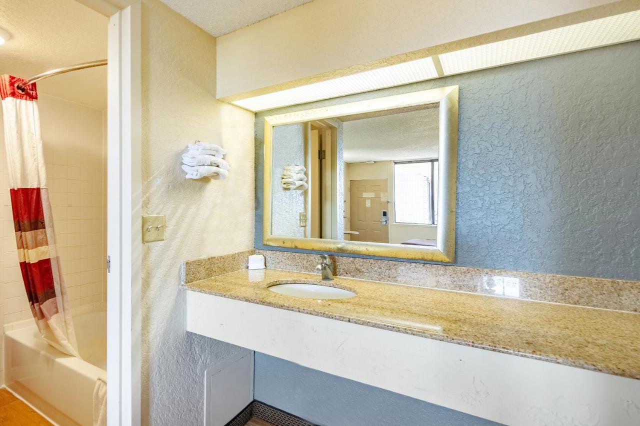 Econo Lodge Palm Harbor - Clearwater Exteriör bild