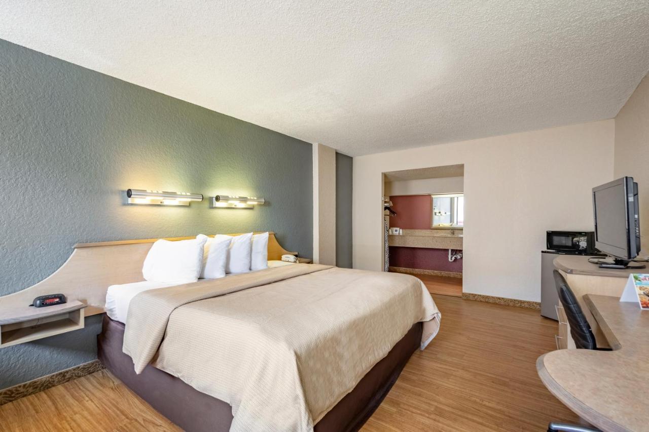 Econo Lodge Palm Harbor - Clearwater Exteriör bild