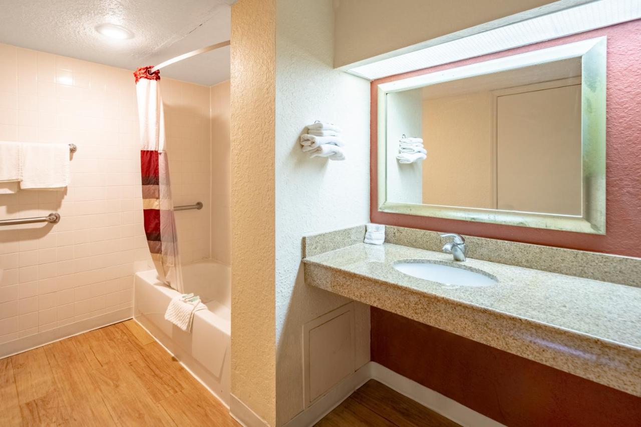Econo Lodge Palm Harbor - Clearwater Exteriör bild