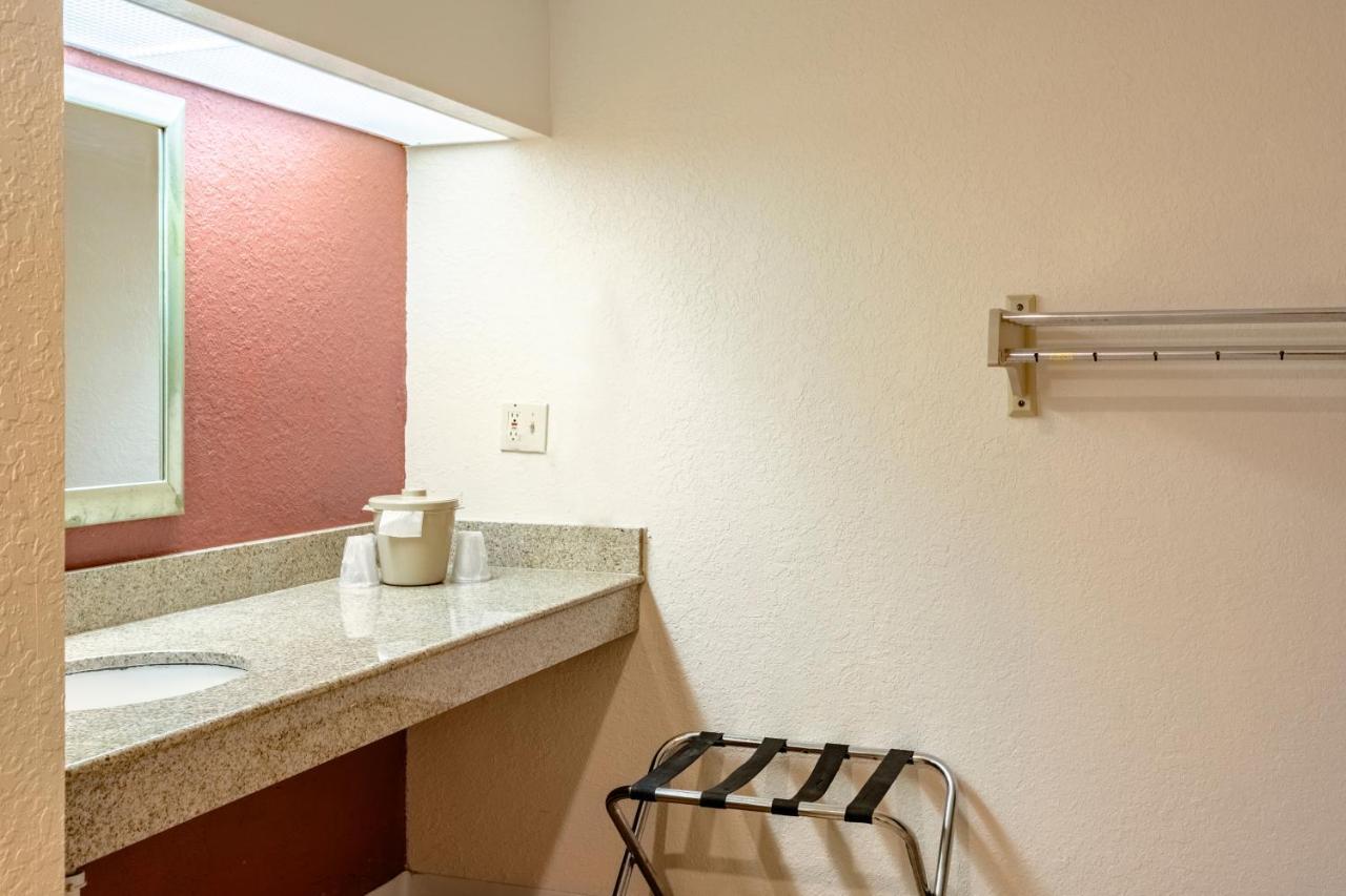 Econo Lodge Palm Harbor - Clearwater Exteriör bild